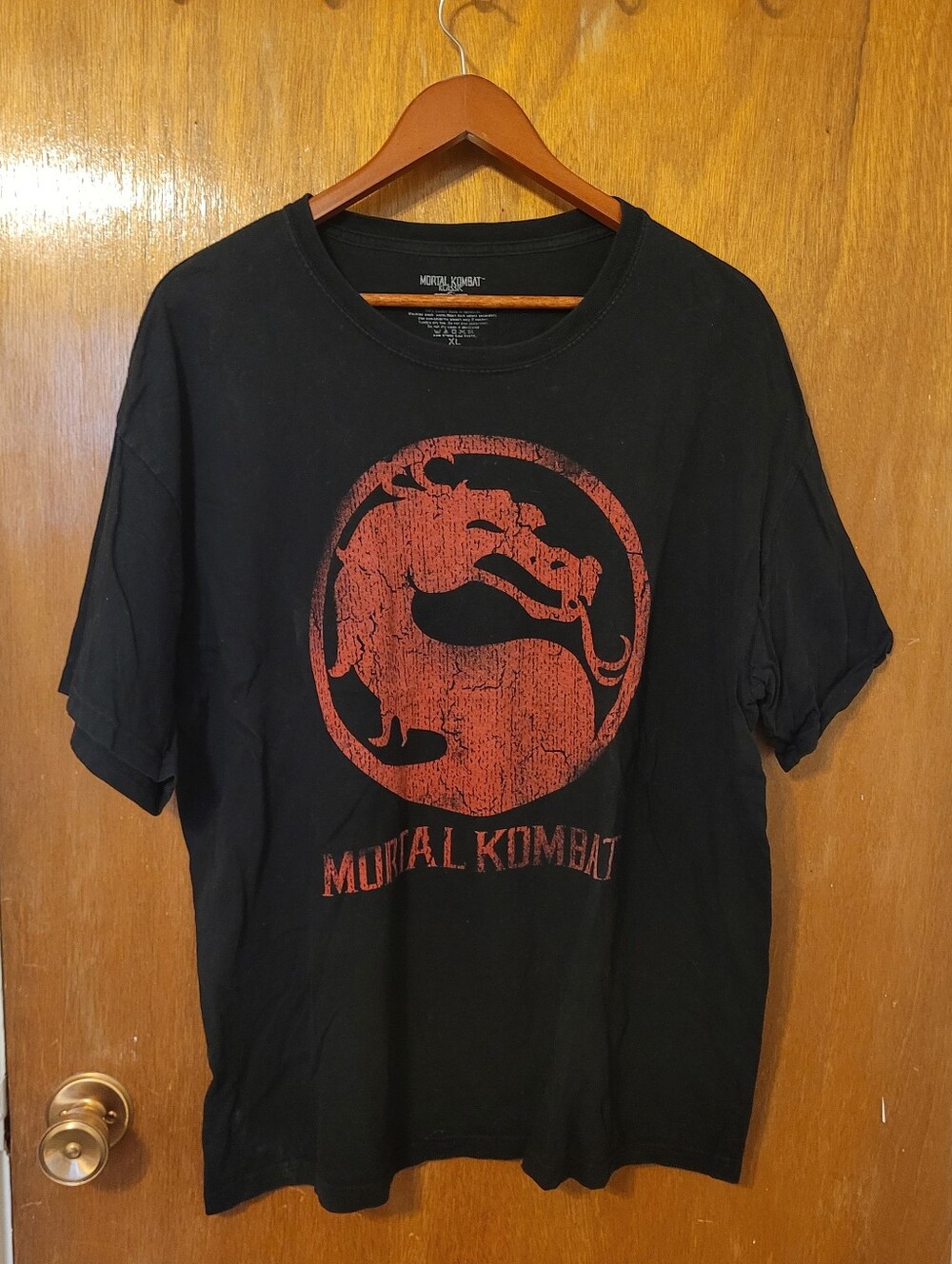 Mortal Kombat Distressed Klassic logo t-shirt Hot Topic 2016